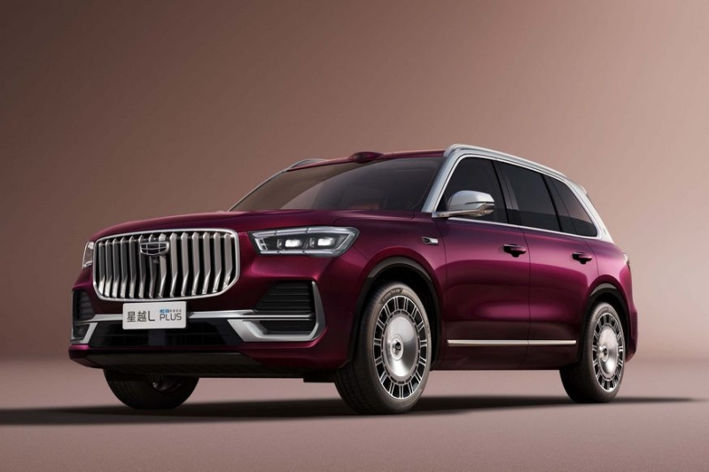Роскошный кроссовер Geely Monjaro Plus готовится к старту продаж